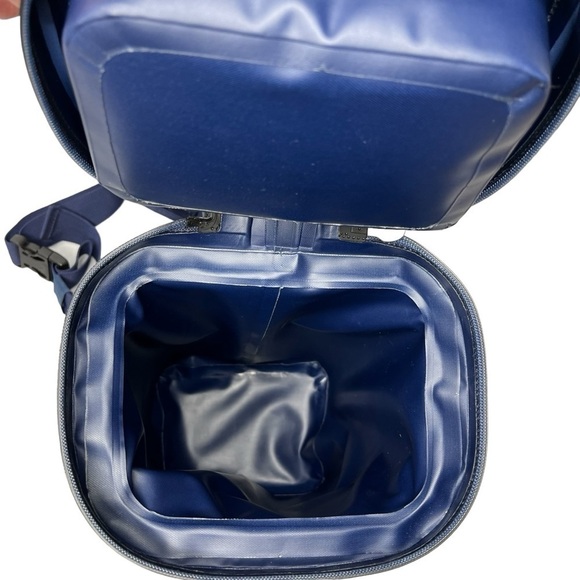 NWOT Limited Edition Vineyard Vines x Target Navy Padded Shoulder Sling Cooler - Picture 8 of 16